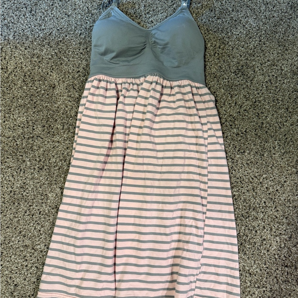 Nursing nightgown